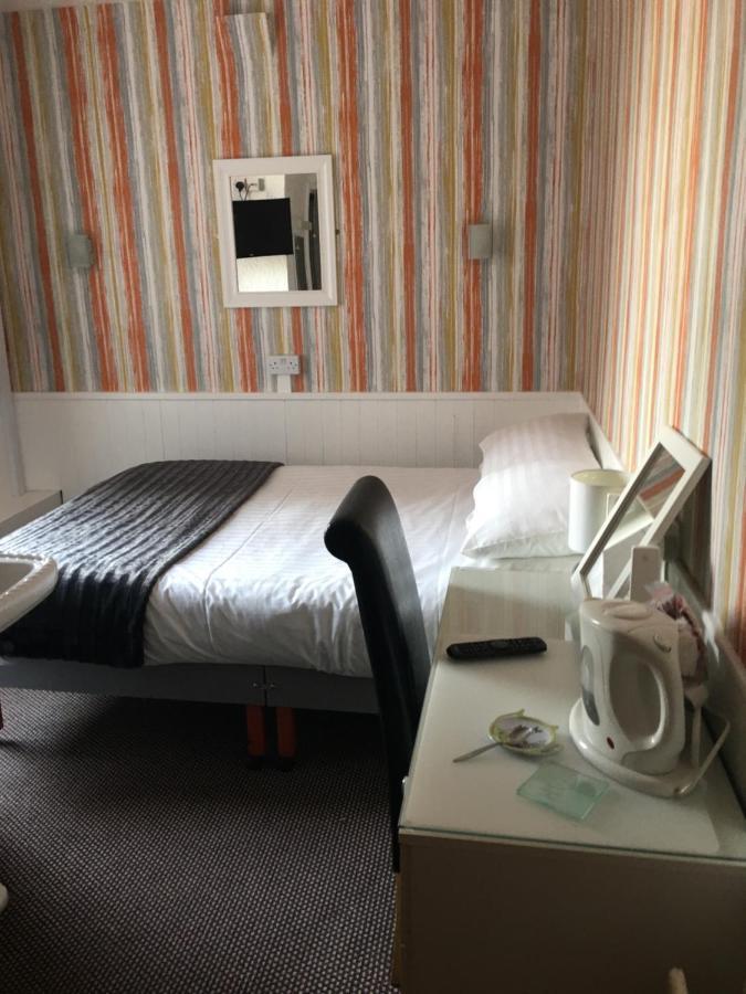 Kingscliff Bed & Breakfast Blackpool Bagian luar foto