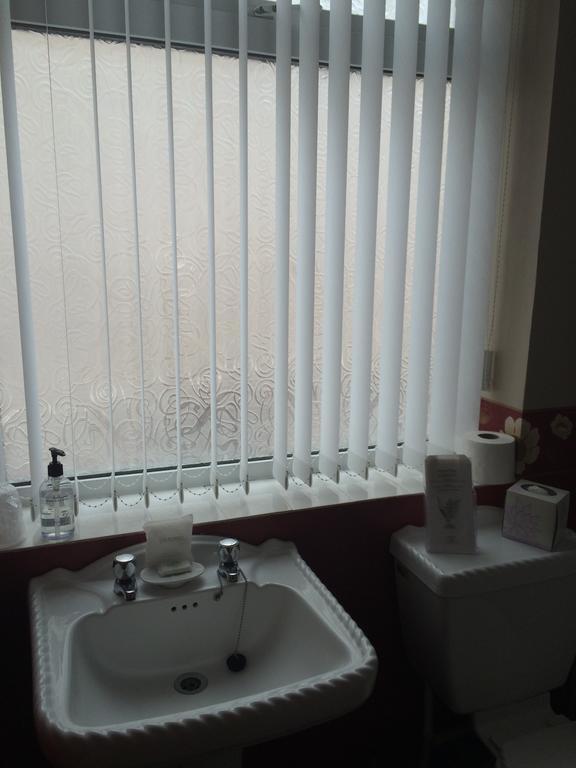 Kingscliff Bed & Breakfast Blackpool Bagian luar foto