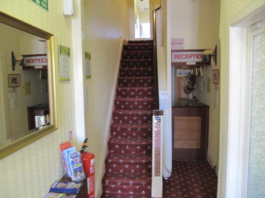 Kingscliff Bed & Breakfast Blackpool Bagian luar foto